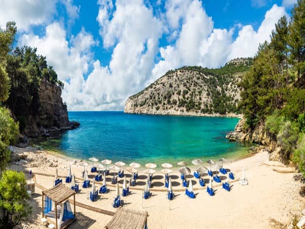 7 plaje ascunse din Thassos perfecte pentru o zi liniștită