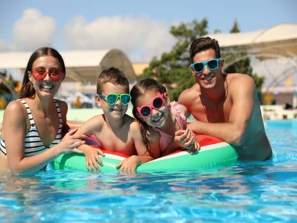 Prima zi în resort: informații utile de cerut la recepție pentru un sejur mai bine organizat