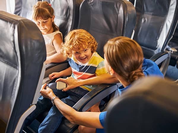 Destinații cu zbor scurt din România, ideale pentru copii nerăbdători