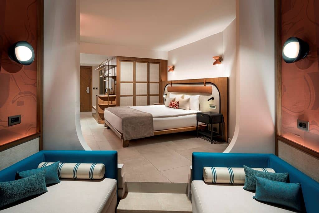 rooms-deluxe-large-land-side-type-2d