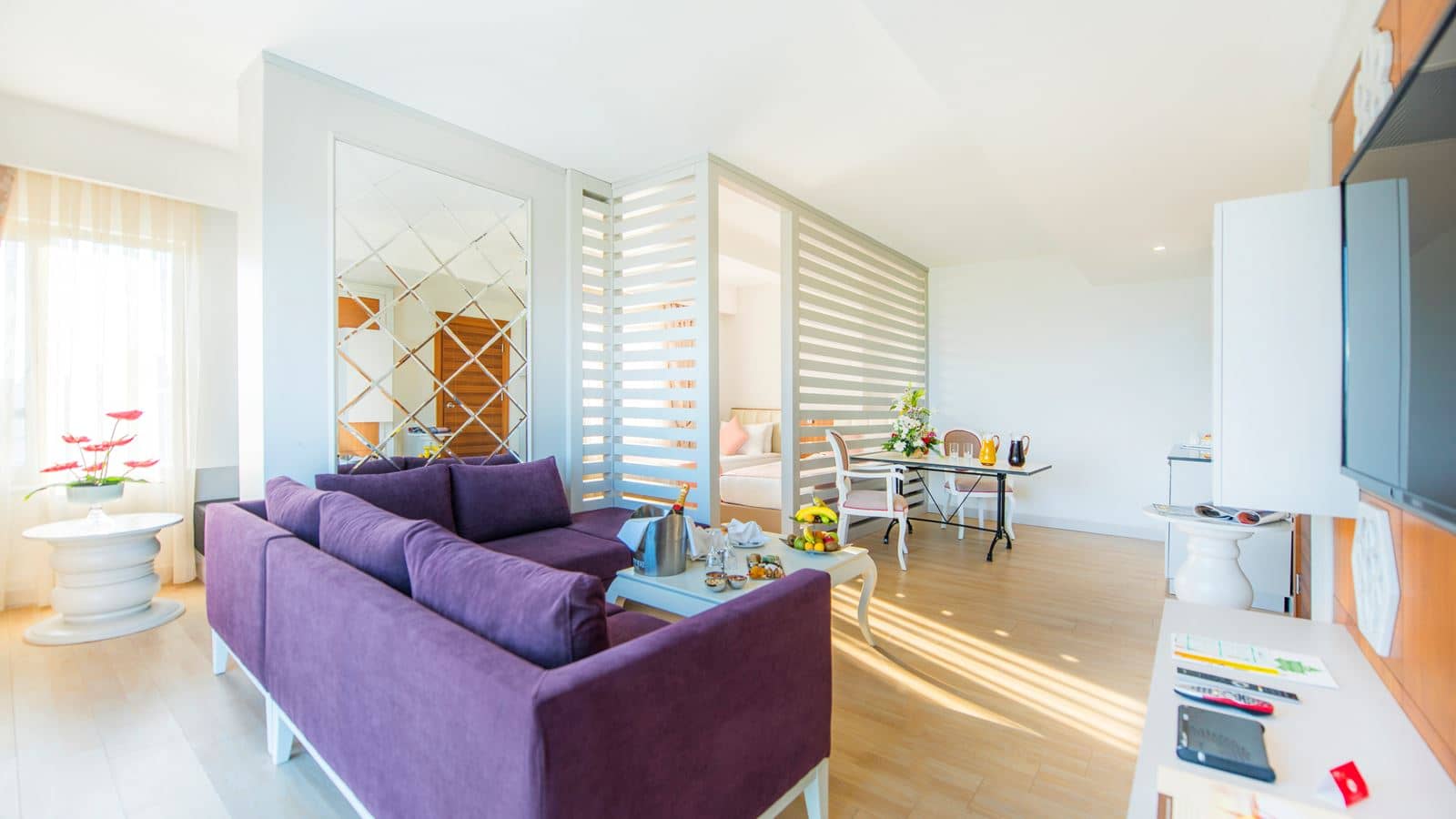 rooms-king-suit-2-bedrooms