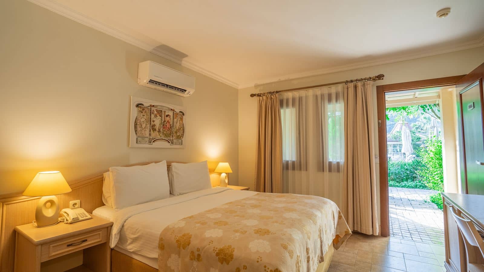 rooms-standard-room
