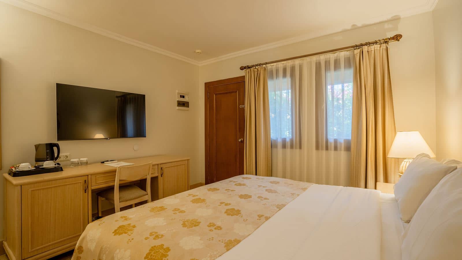 rooms-standard-room