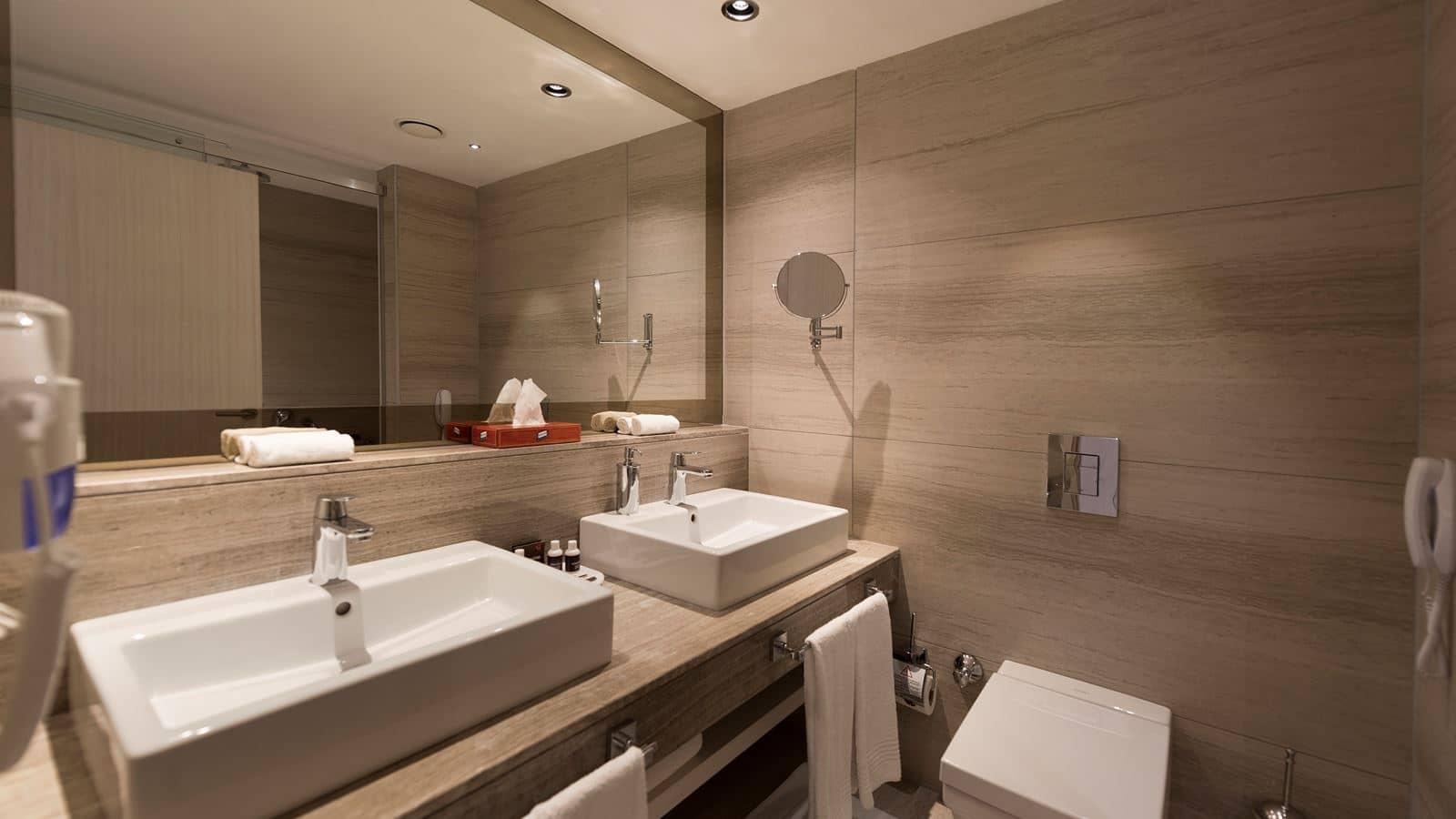 rooms-family-swim-up-room