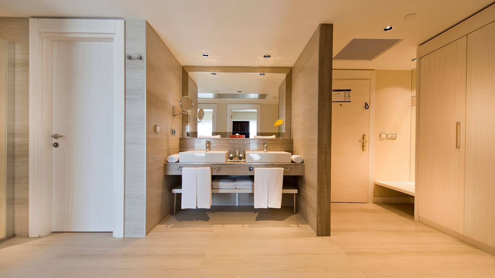 rooms-family-superior-garden-view
