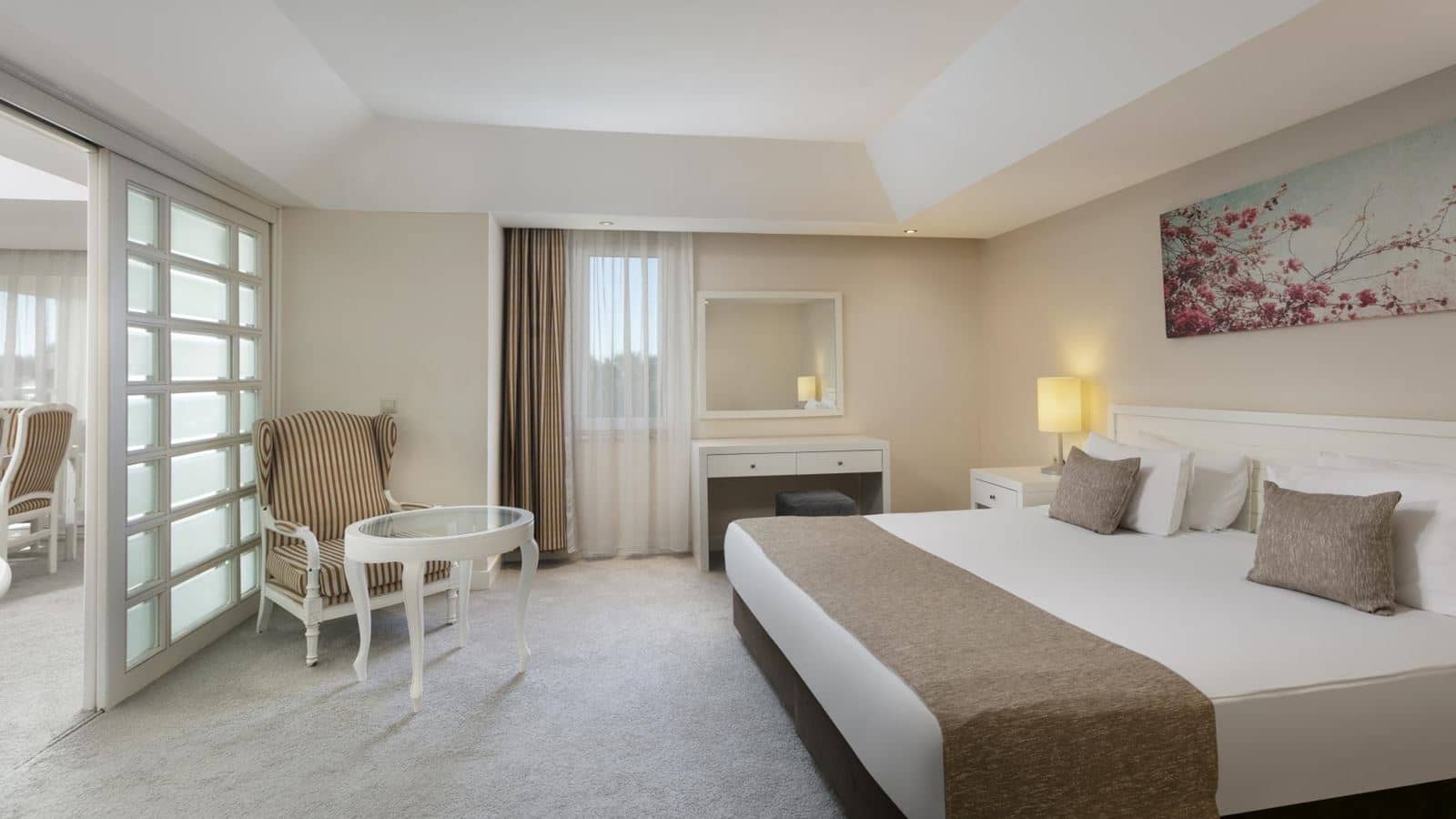 rooms-suite-room