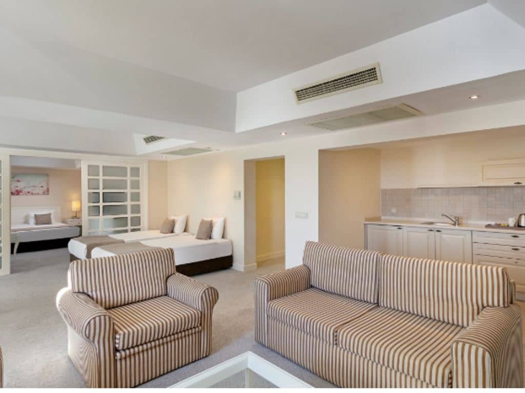 rooms-suite-room