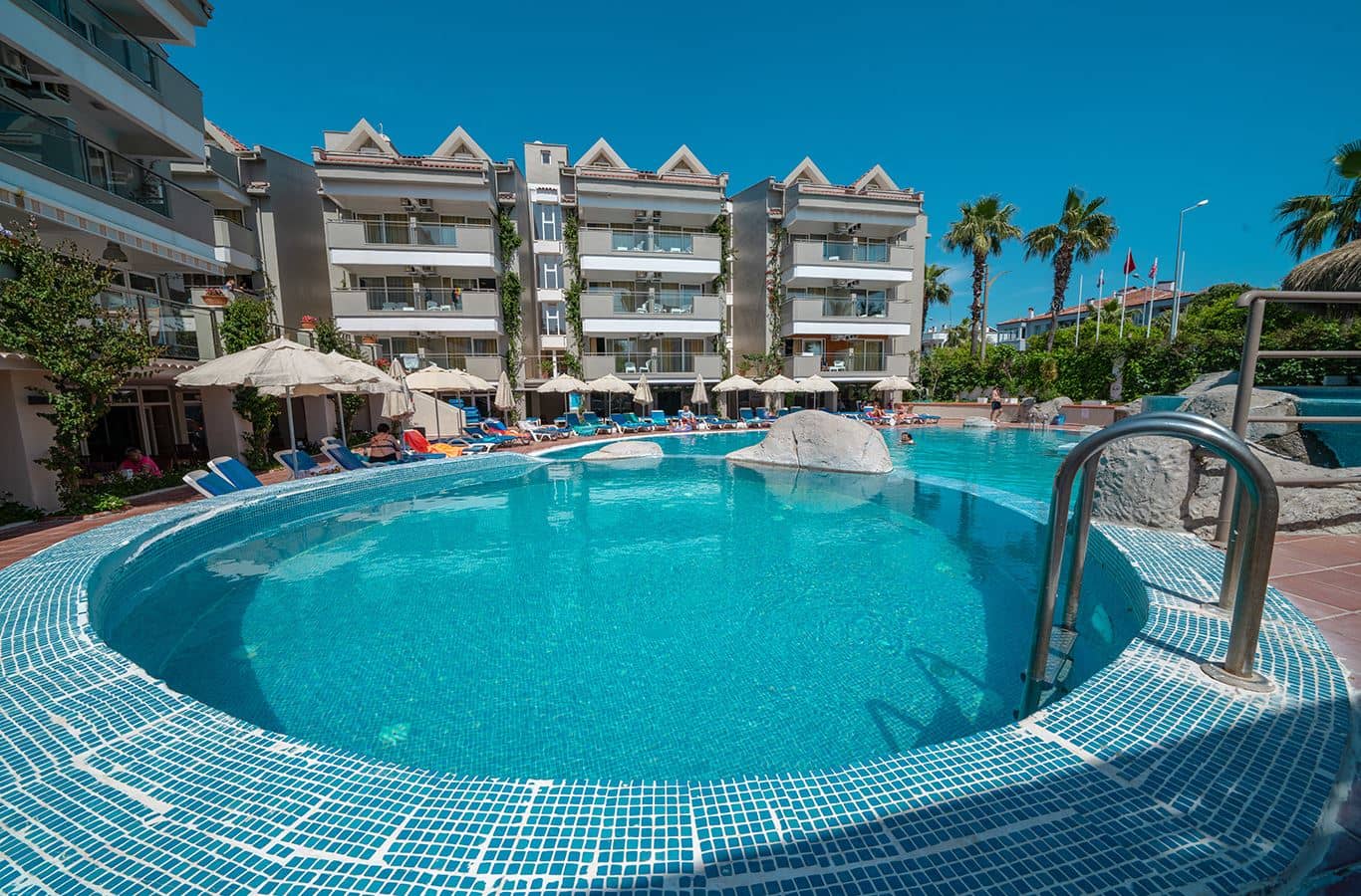 pools-outdoor-pool