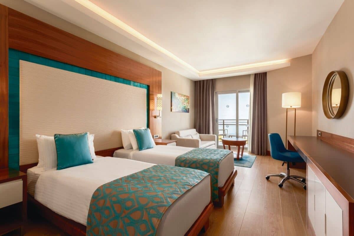 rooms-superior-room-side-sea-view