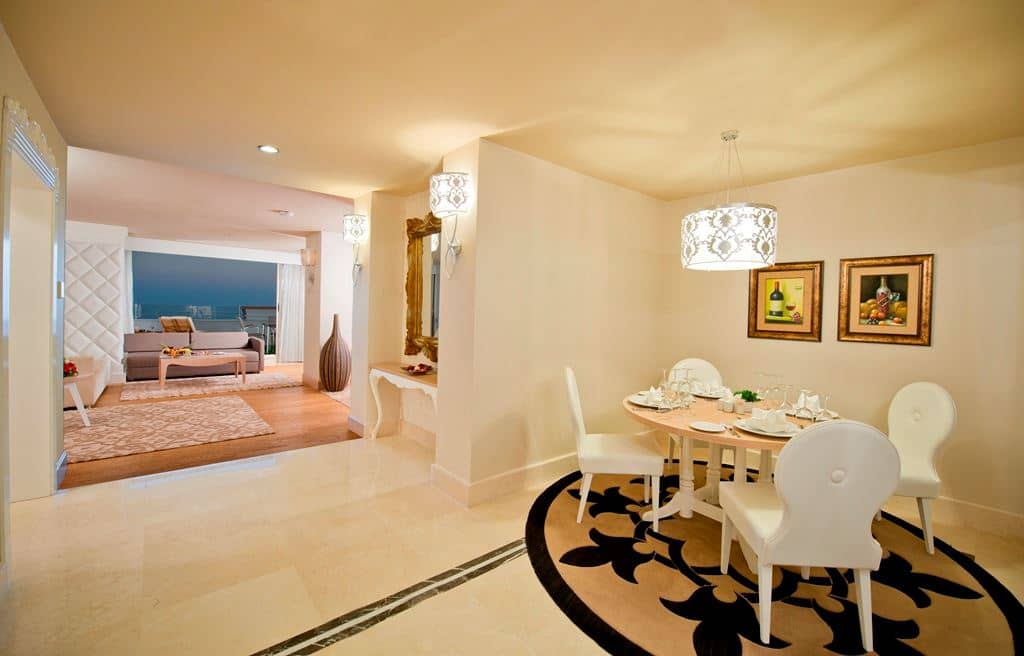rooms-king-suite