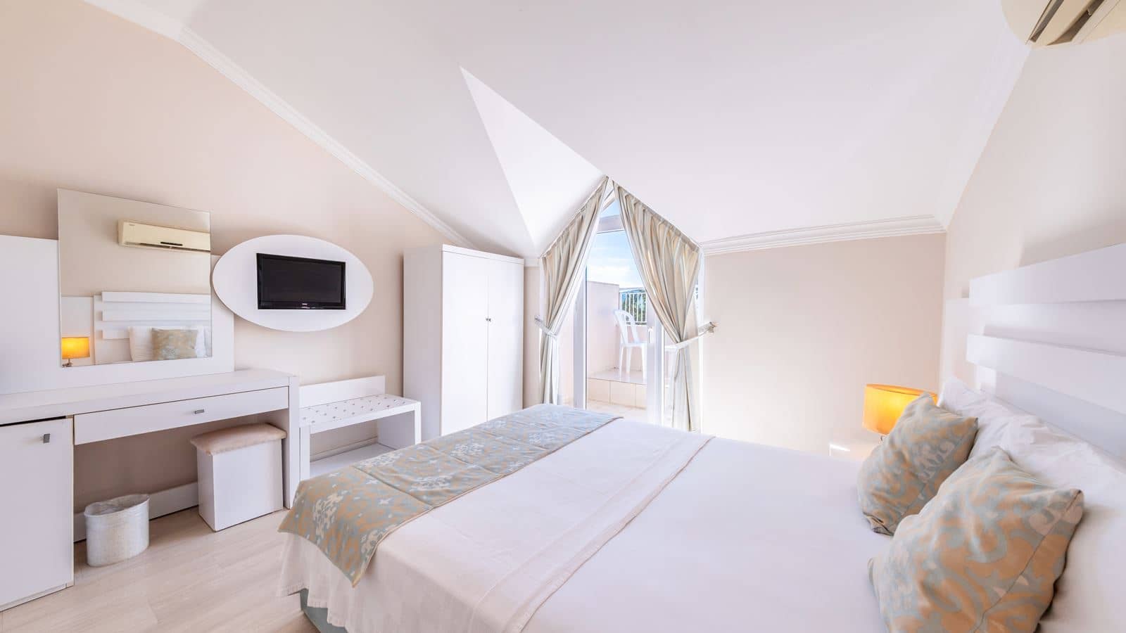 rooms-economy-room