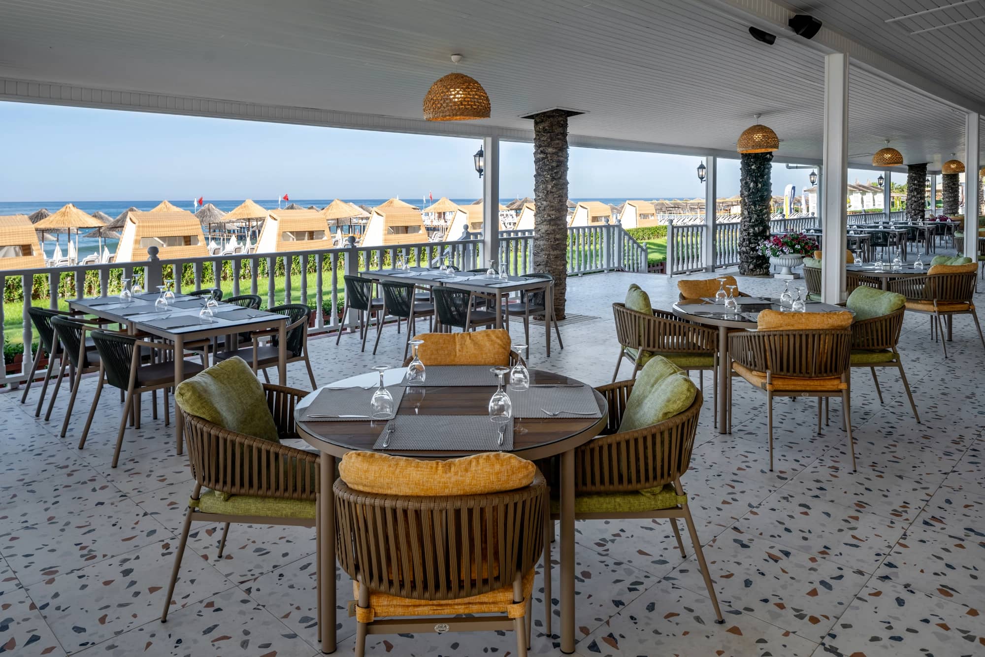restaurants-beach-restaurant