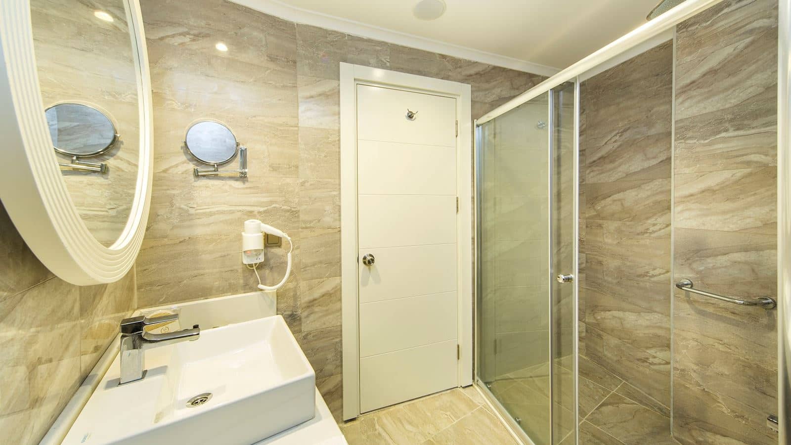 rooms-standard-river-view