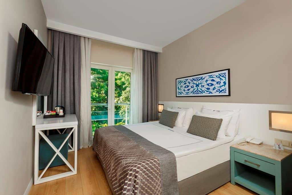rooms-family-room