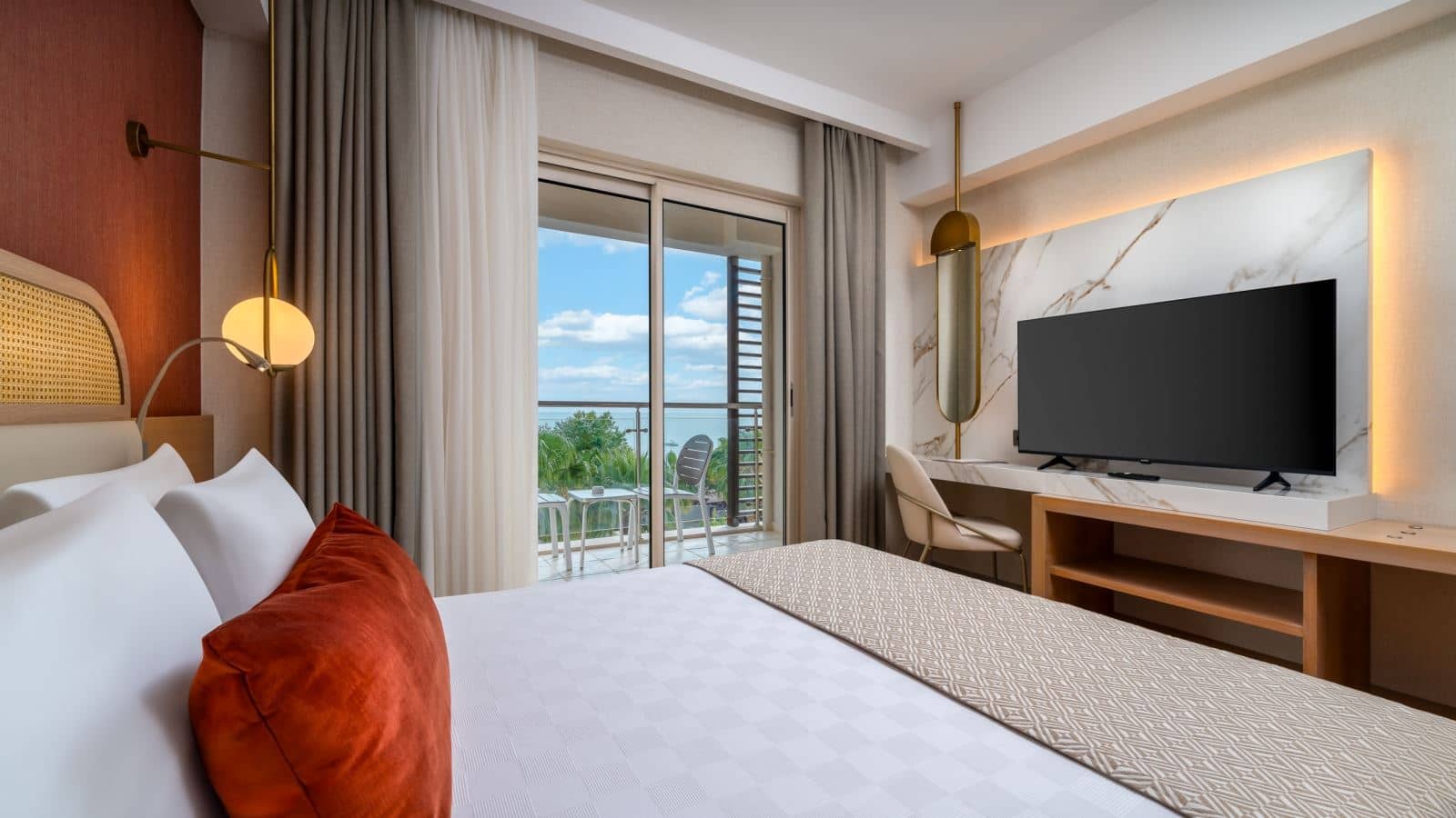 rooms-main-building-suit-sea-view