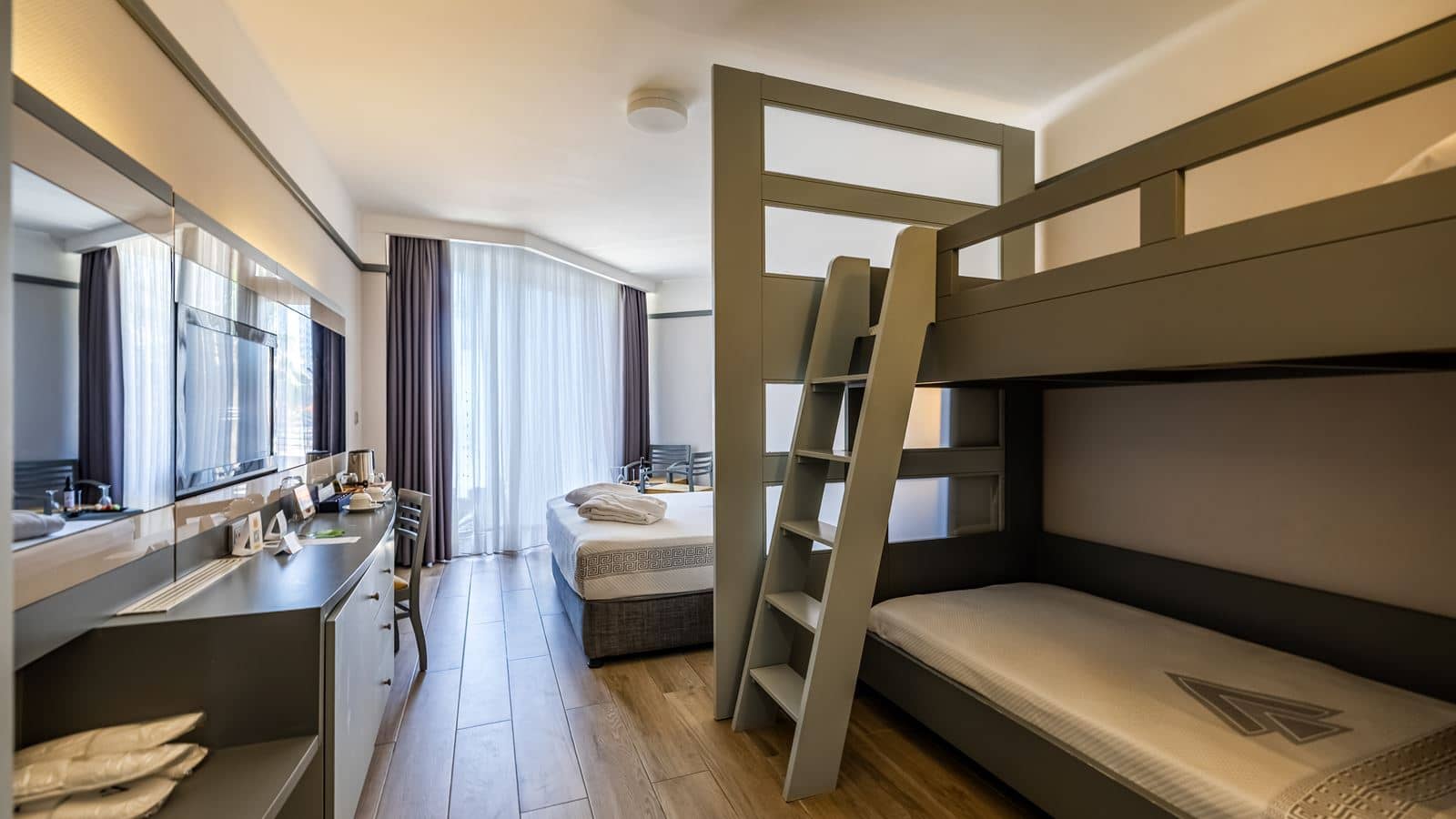 rooms-family-room-bunkbed