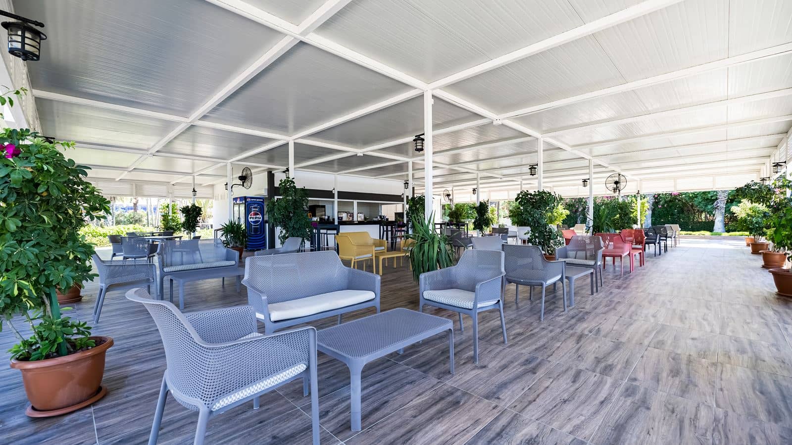 bars-tamarix-beach-bar