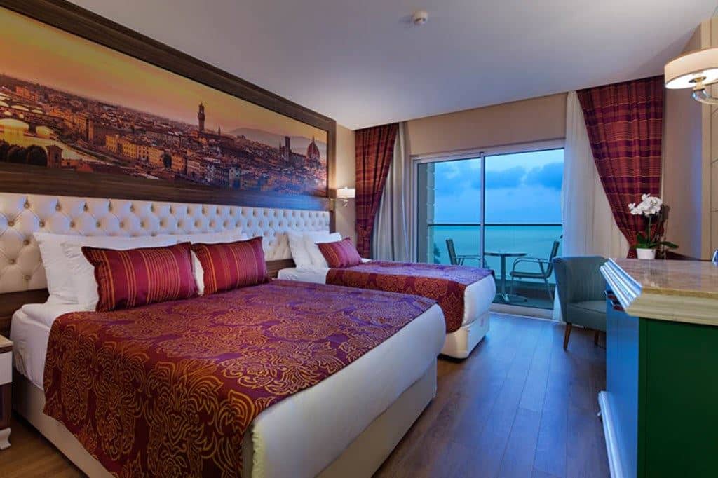 rooms-standard-room-side-sea-view