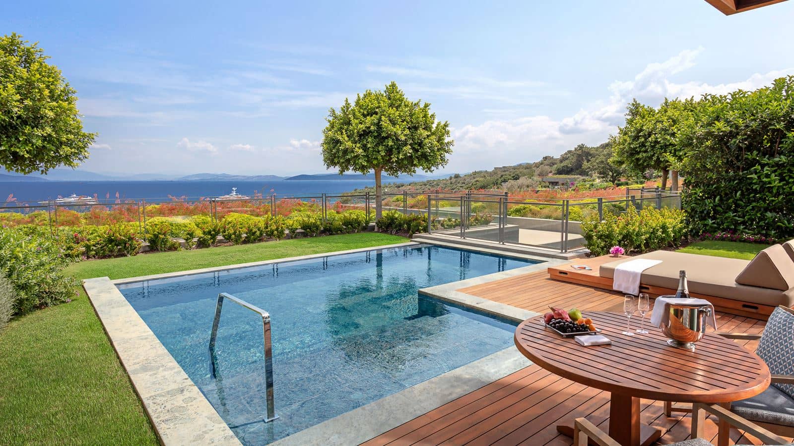 rooms-mandarin-junior-suite-with-private-pool