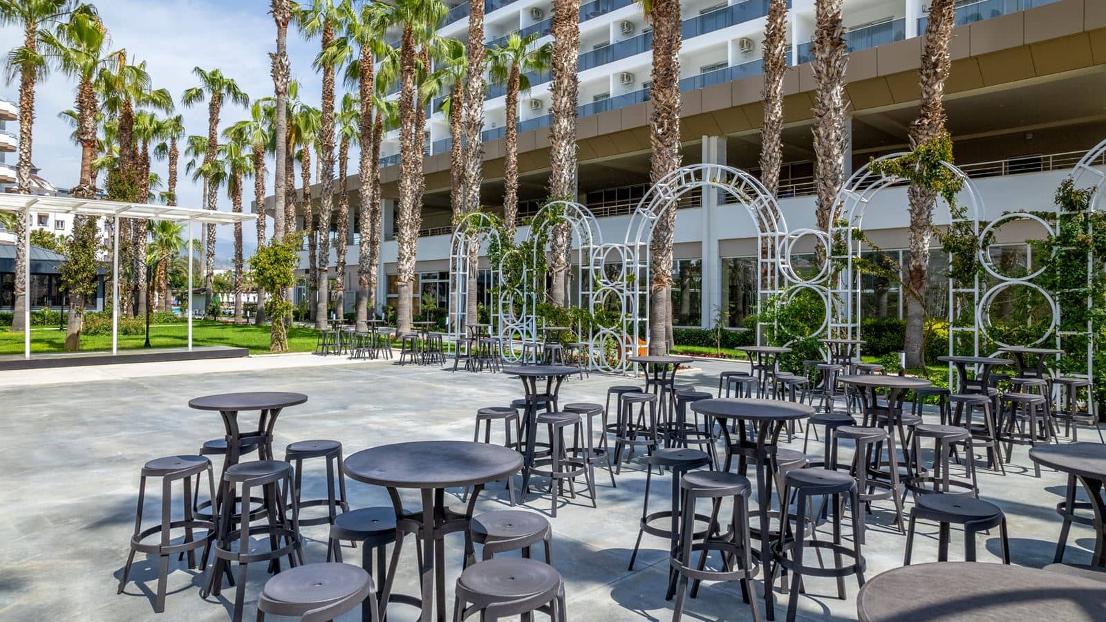 bars-white-disco-bar