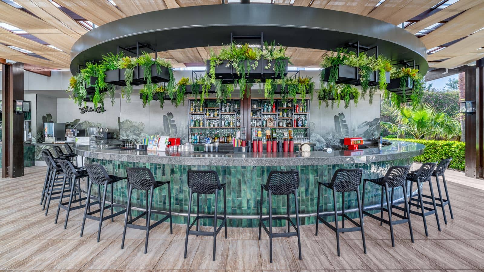 bars-garden-bar-pool