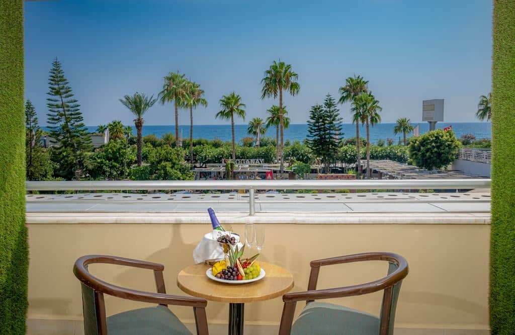 rooms-standard-room-with-balcony-side-sea-view