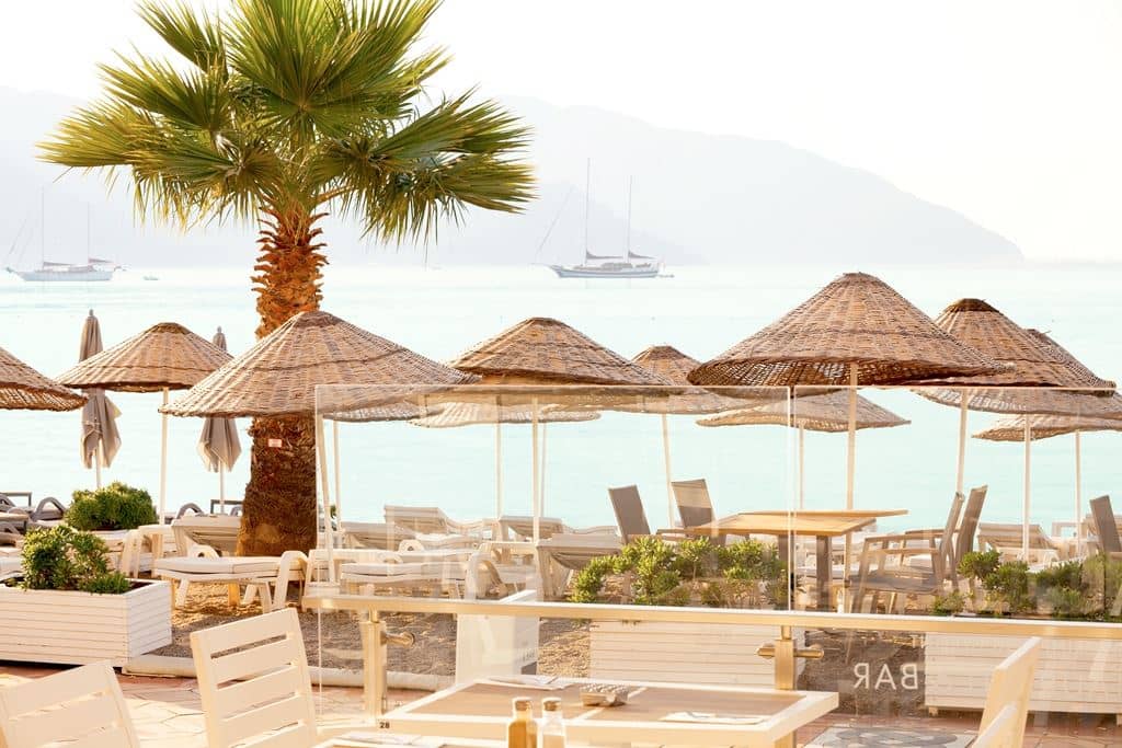 bars-the-beach-front-bar