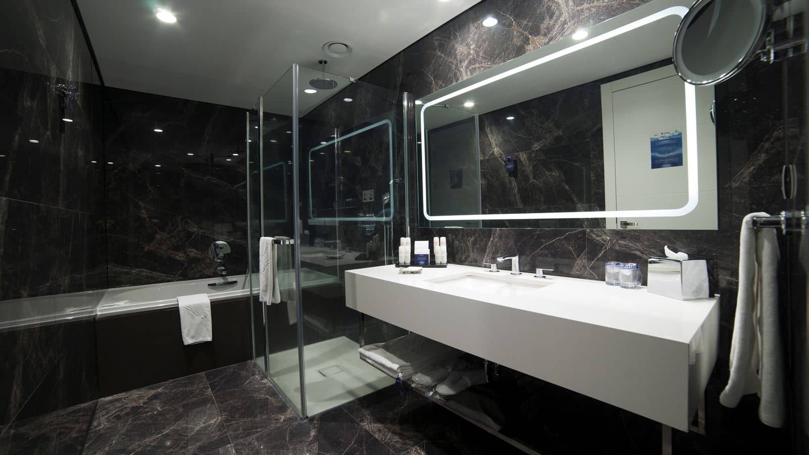 rooms-junior-suite-room