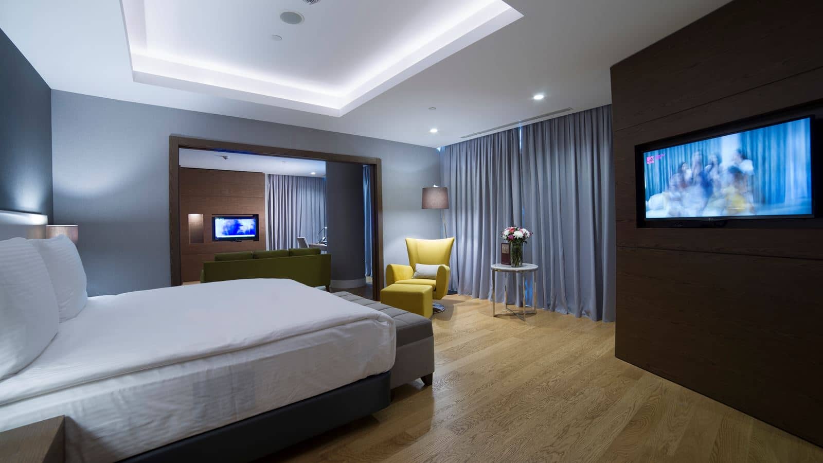 rooms-suite-room