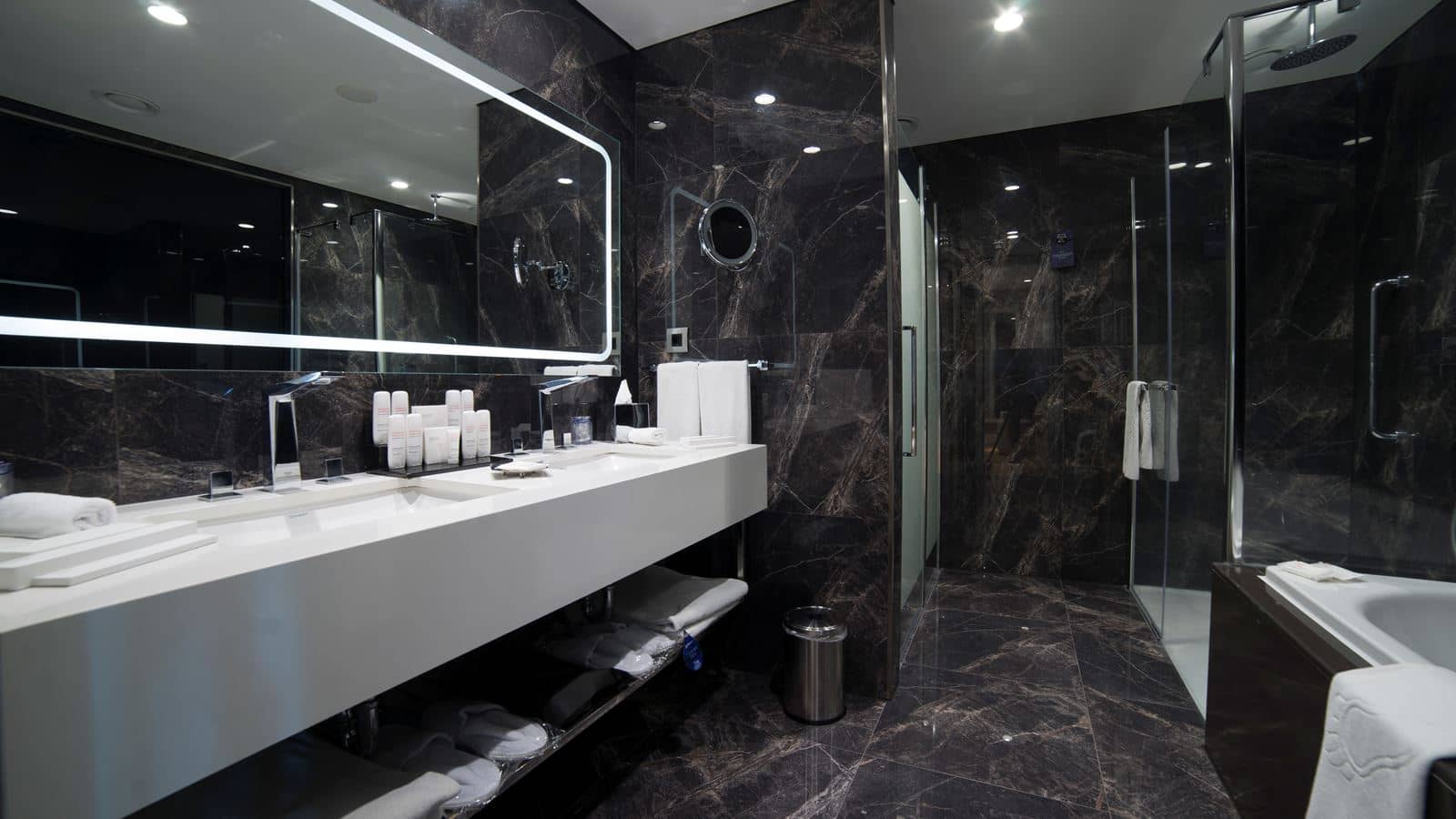 rooms-suite-room