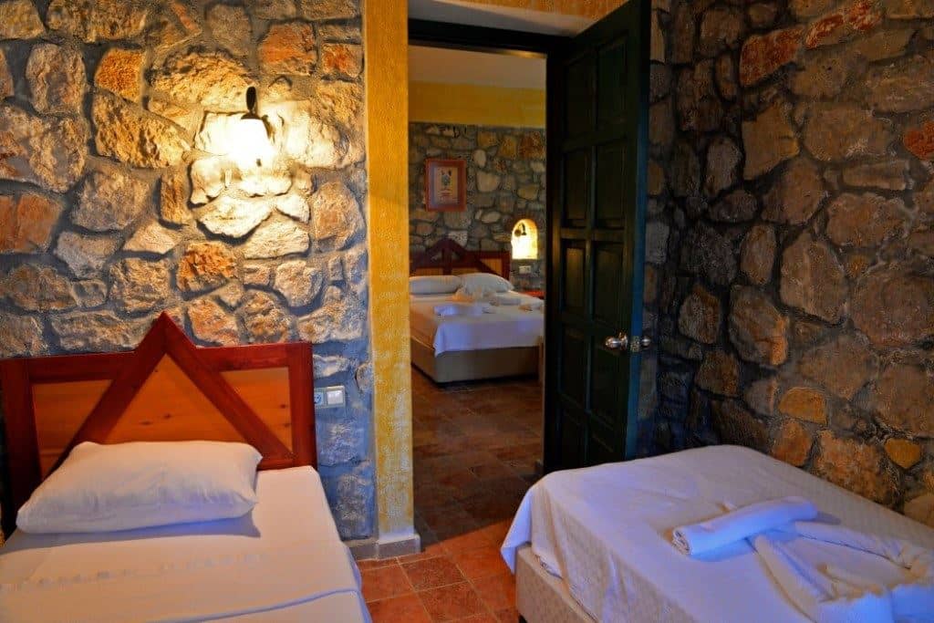 rooms-family-room-sea-view