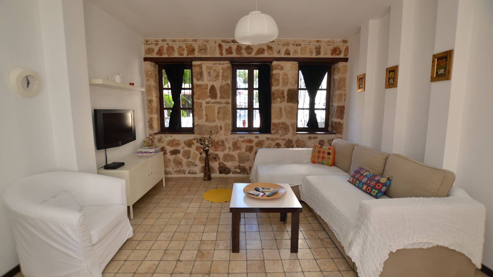 rooms-apart-room-with-kitchen