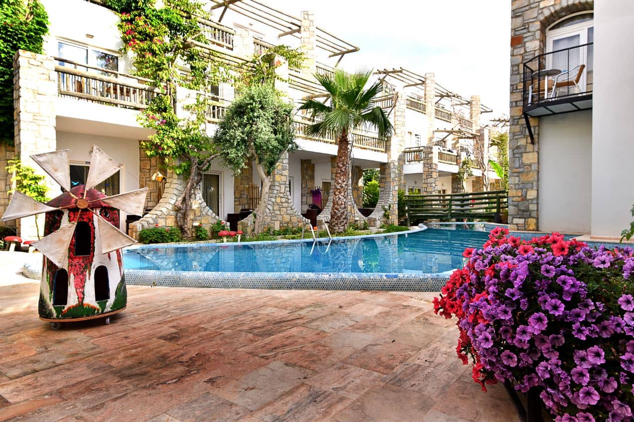pools-outdoor-pool