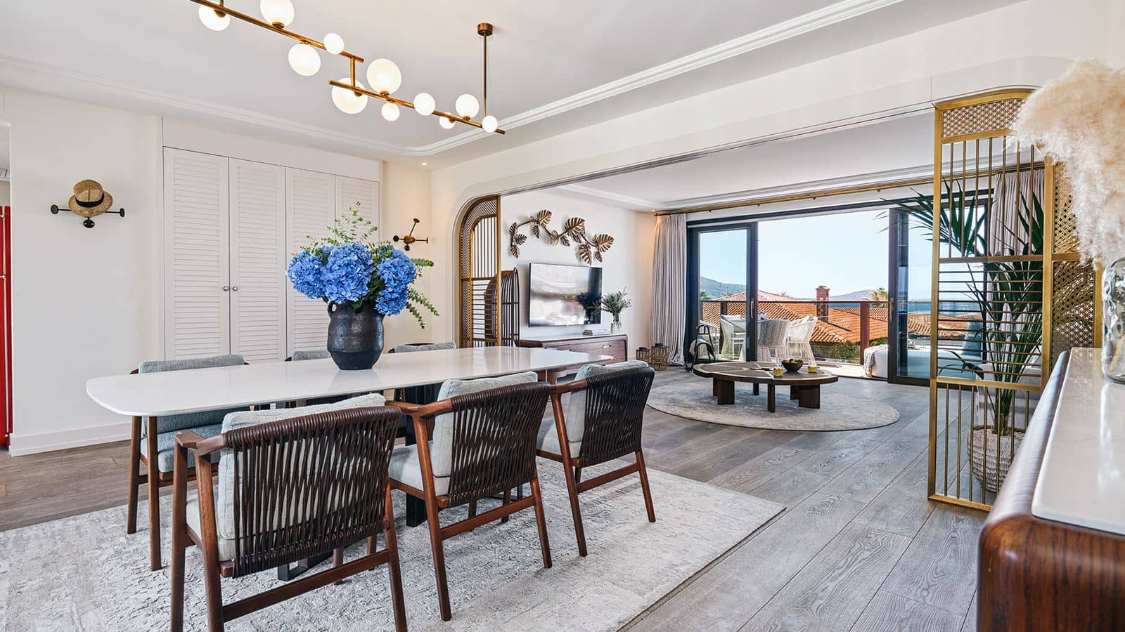 rooms-panorama-one-bedroom-suite-sea-view