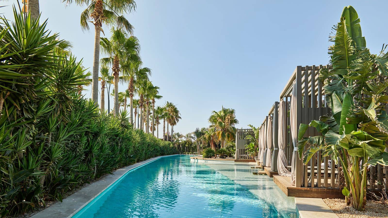 rooms-laguna--private-suite-swim-up