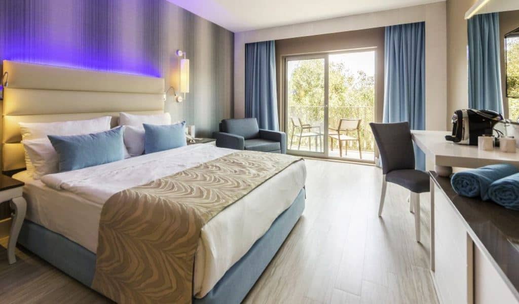 rooms-double-room-classic-main-building