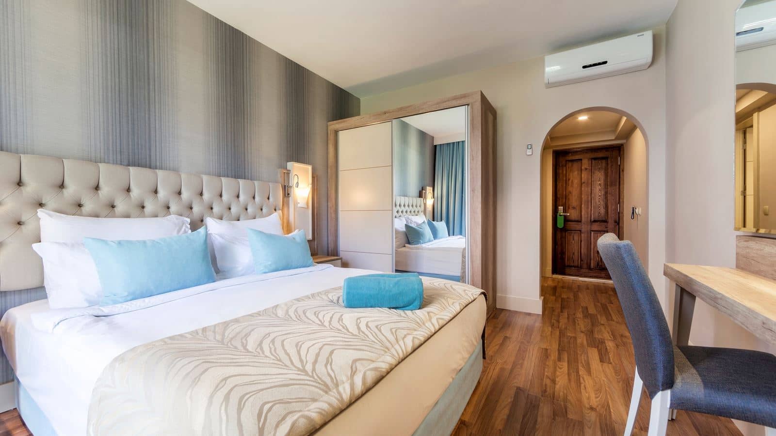 rooms-double-room-classic-main-building