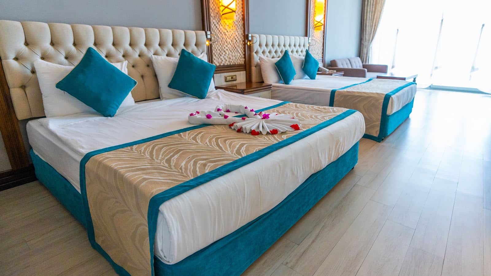 rooms-double-room-superior-lagoon-partial-sea-view