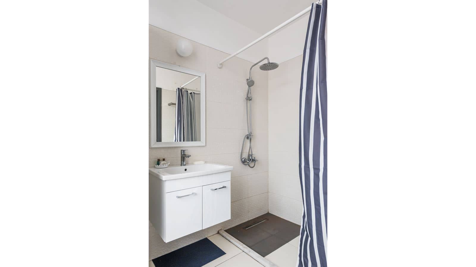 rooms-standard-with-balcony-room
