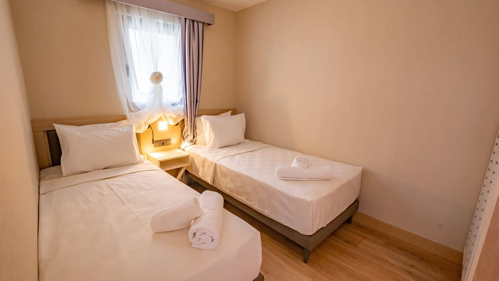 rooms-family-room-connection
