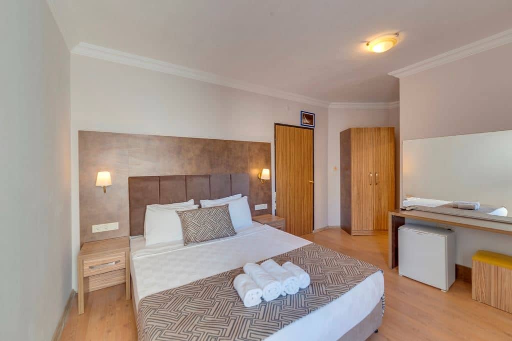 rooms-standard-room