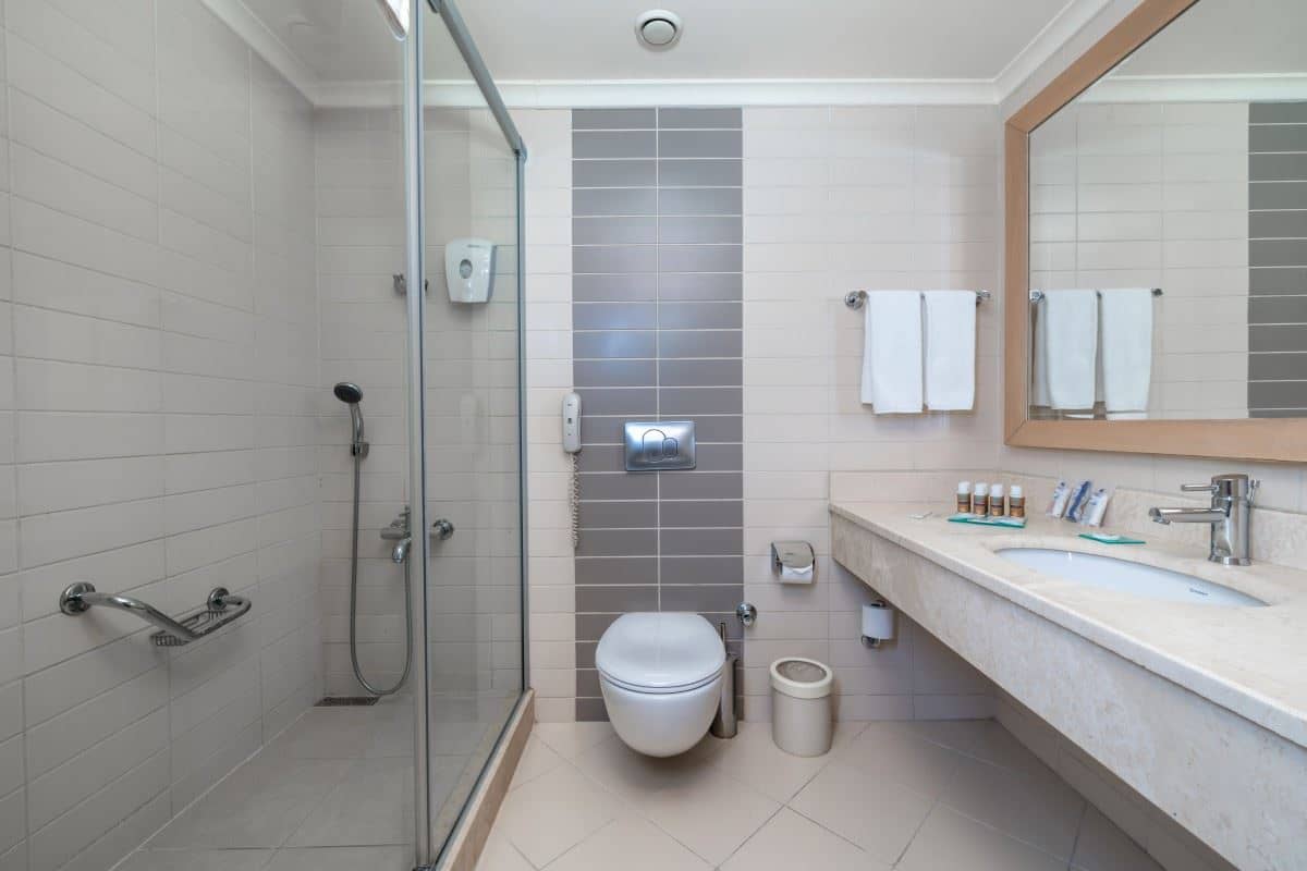 rooms-coral-room