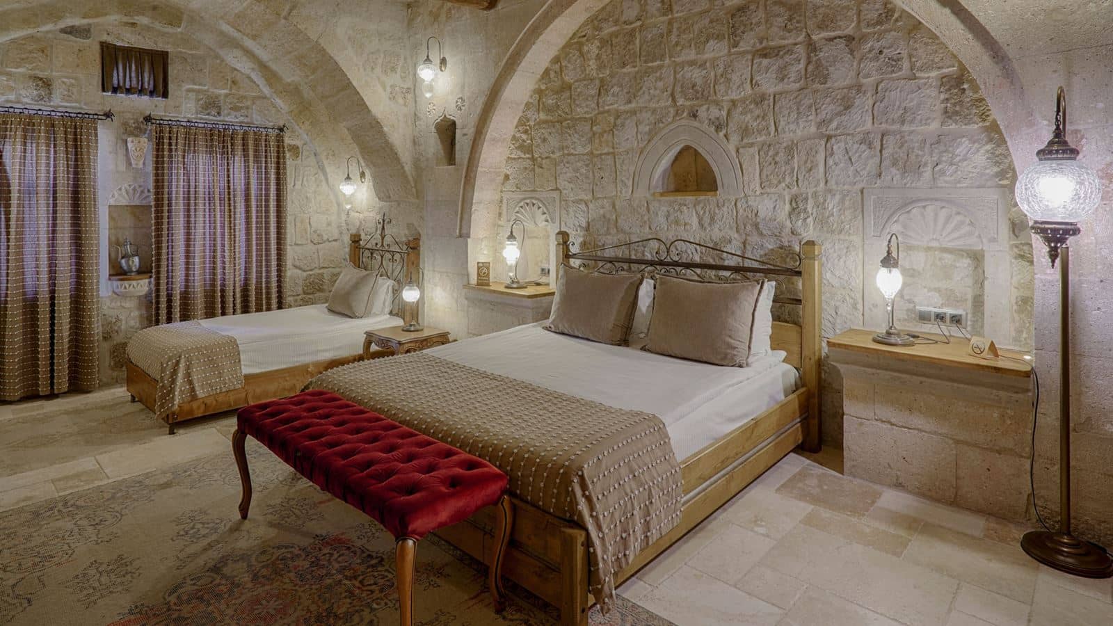 rooms-deluxe-room