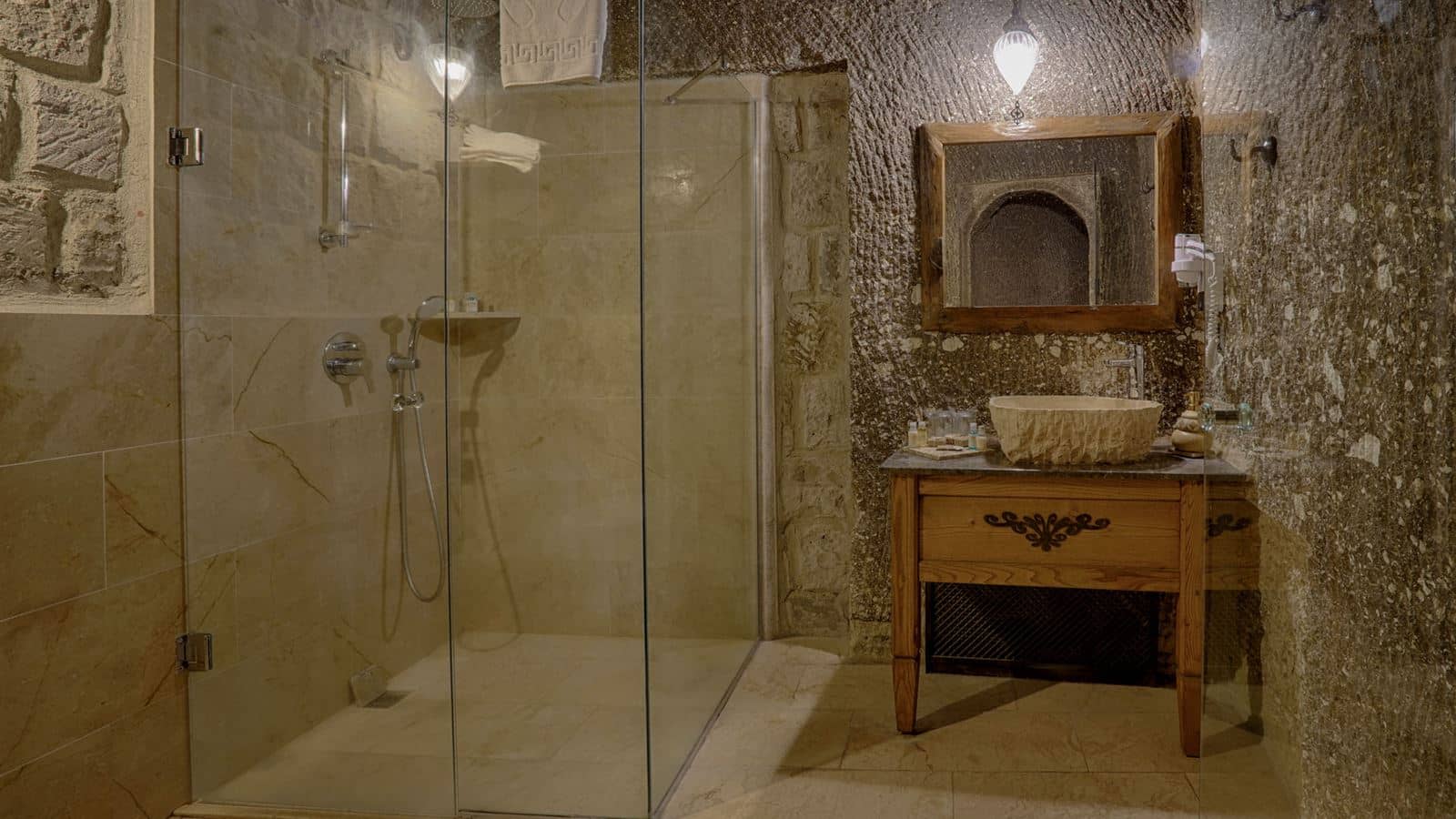 rooms-deluxe-room