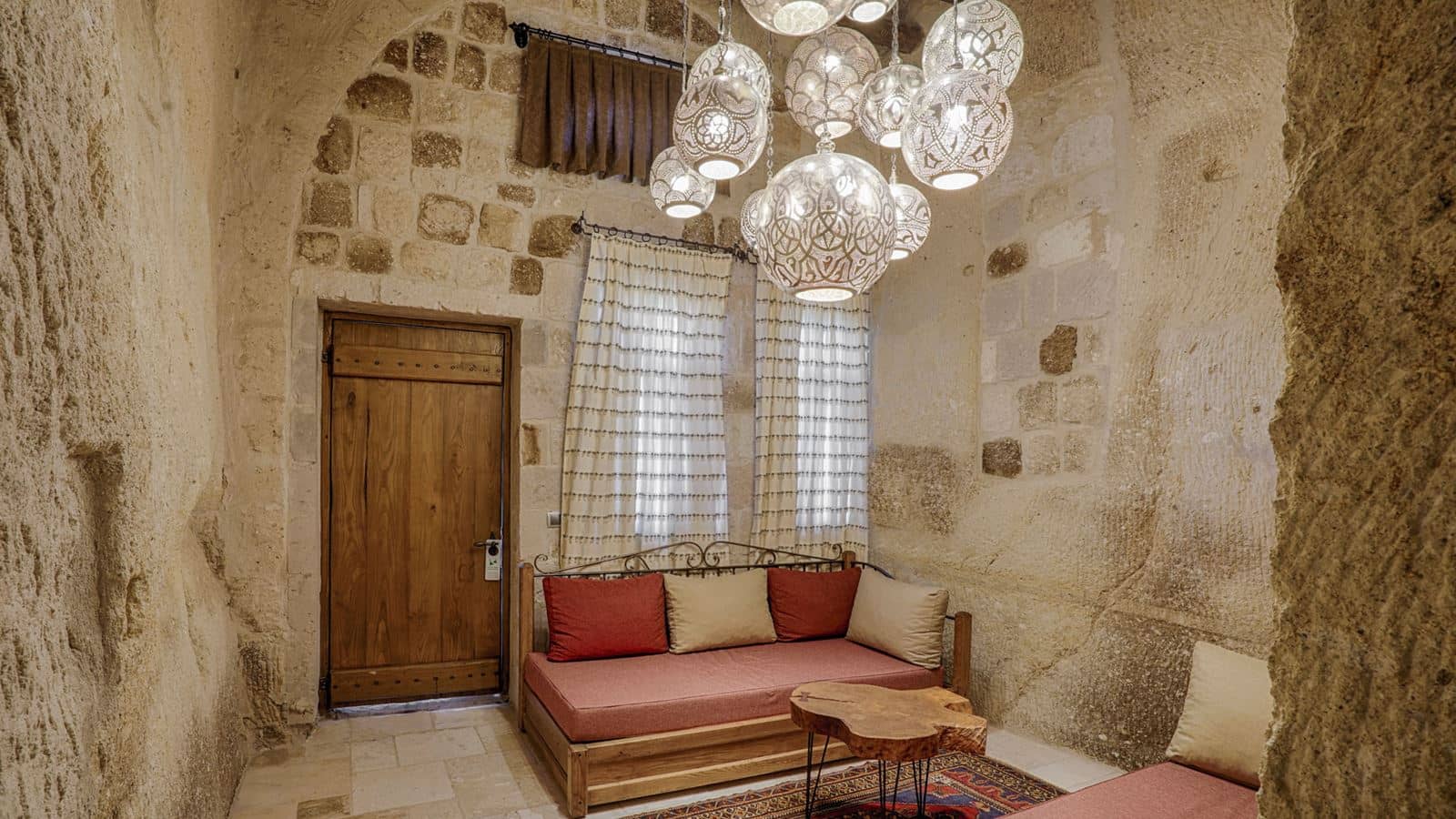 rooms-cave-suite