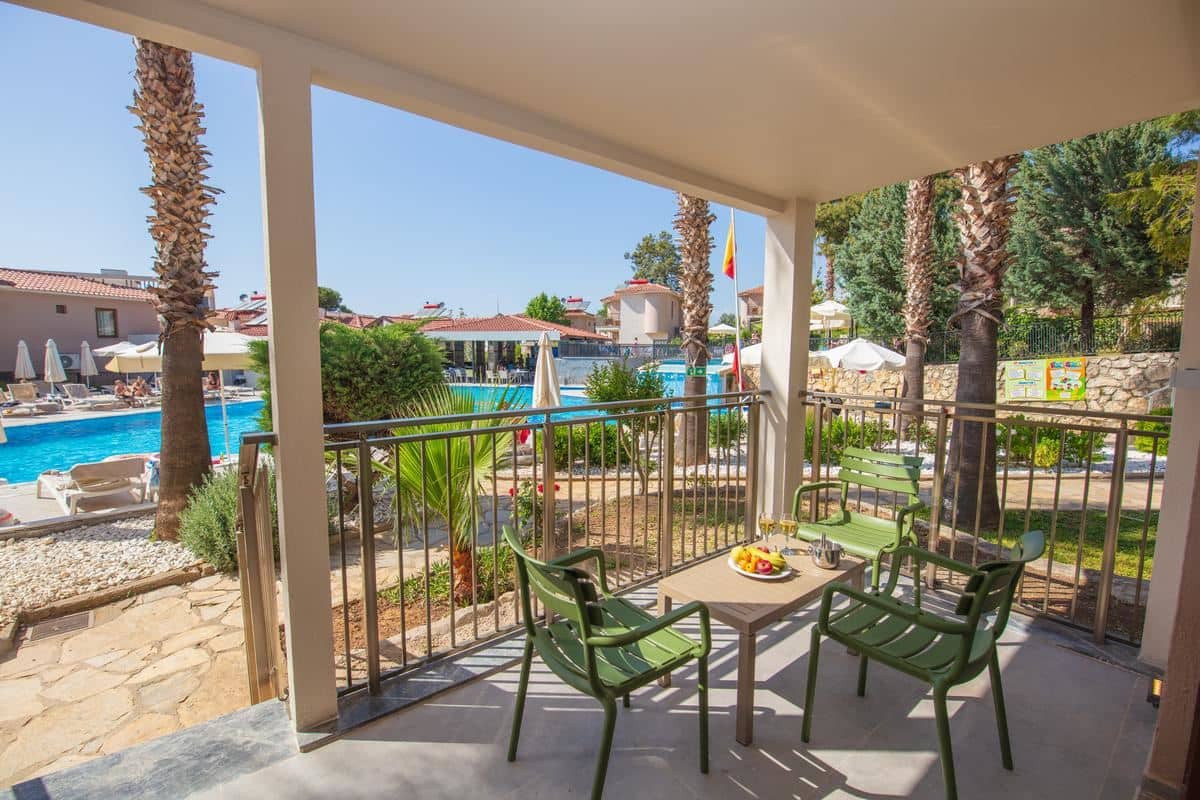 rooms-superior-room-with-terrace-garden