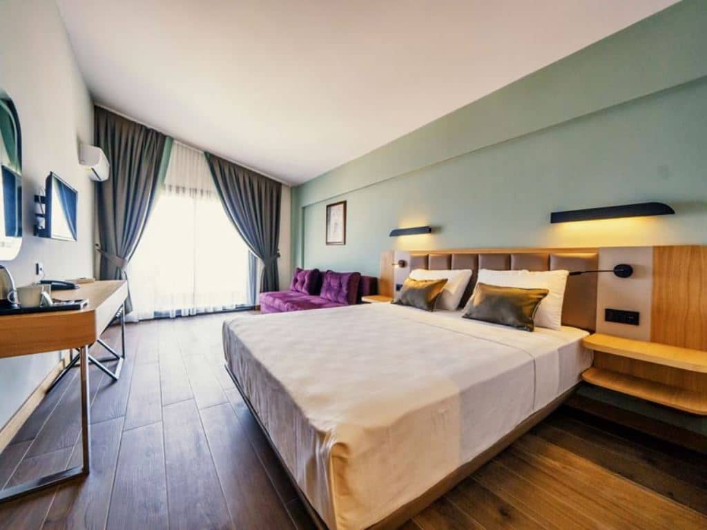 rooms-superior-room