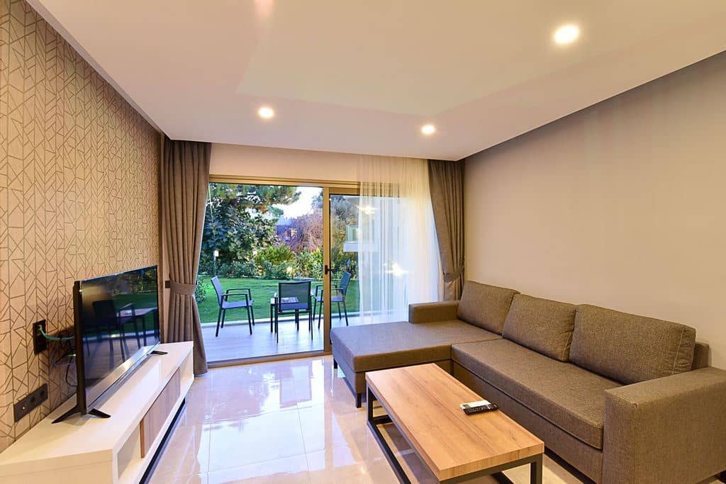 rooms-two-bedroom-apartmentgarden-or-pool-view