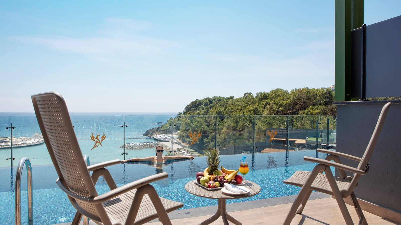 rooms-superior-swim-up-room-sea-view