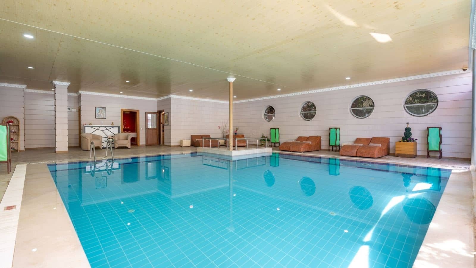 pools-indoor-pool